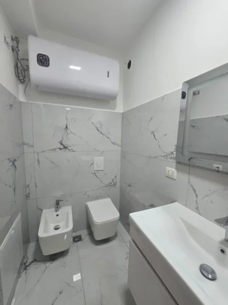 Tirane, jepet me qera apartament 3+1+Ballkon Kati 3, 147 m² 800 € (DON BOSKO)