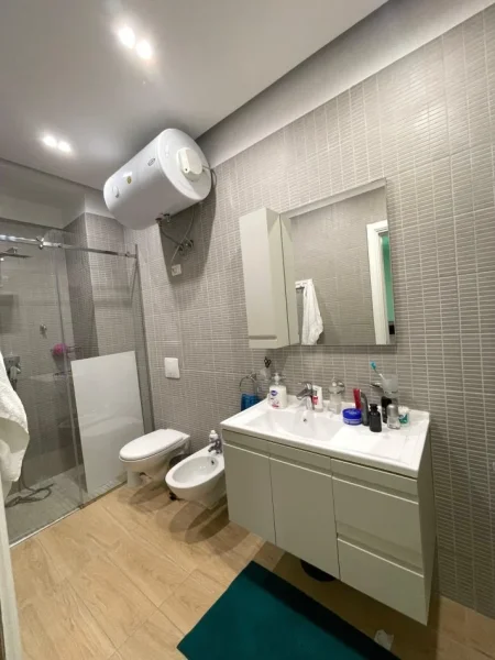 Tirane, jepet me qera apartament 2+1 Kati 3, 117 m² 900 € (Kompleksi Green City, Unaza e Re)