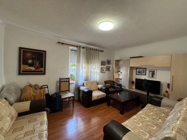 Tirane, shitet apartament 2+1 Kati 1, 71 m² 130.000 € (Oxhaku)