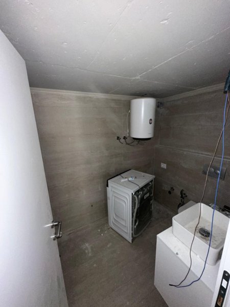 Tirane, shitet apartament duplex 1+1 Kati 2, 70 m² 95.000 € (golden pak 3)