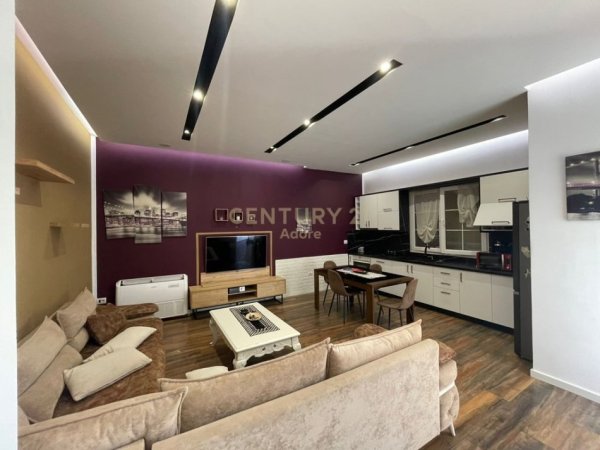 Tirane, jepet me qera apartament 2+1 Kati 1, 100 m² 600 € (Sauk i Vjeter)