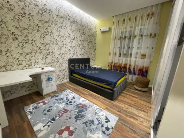 Tirane, jepet me qera apartament 2+1 Kati 1, 100 m² 600 € (Sauk i Vjeter)