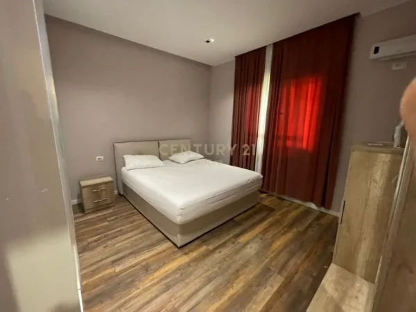 Tirane, jepet me qera apartament 2+1 Kati 1, 100 m² 600 € (Sauk i Vjeter)