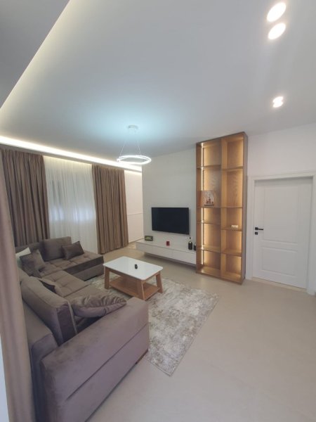 Tirane, jepet me qera shtepi 2+1 Kati 1, 80 m² 600 € (Mjull-Bathore, Sauk-Tirane)