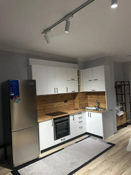 Tirane, jepet me qera apartament 2+1+Ballkon Kati 5, 81 m² 700 € //agjensi