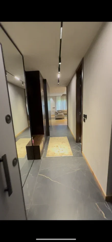 Tirane, shitet apartament 3+1 Kati 2, 197 m² 700.000 € 