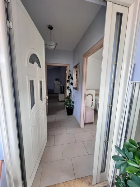 Tirane, jepet me qera apartament 2+1+Ballkon Kati 3, 96 m² 500 € 