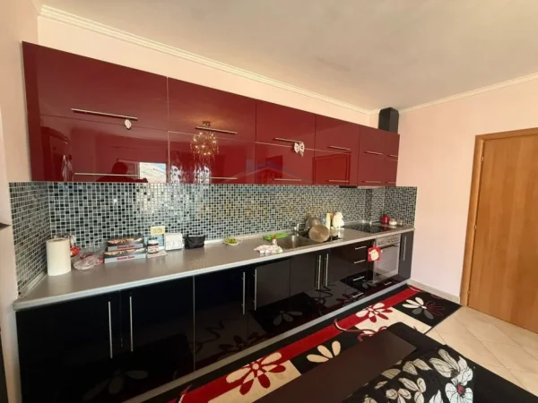 Pogradec, shitet apartament 2+1+Ballkon Kati 7, 108 m² (Rruga e Drilonit)
