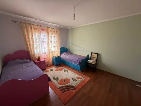 Pogradec, shitet apartament 2+1+Ballkon Kati 7, 108 m² (Rruga e Drilonit)