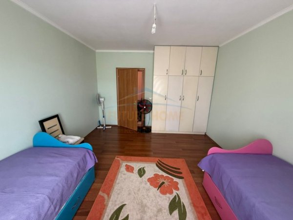 Pogradec, shitet apartament 2+1+Ballkon Kati 7, 108 m² (Rruga e Drilonit)