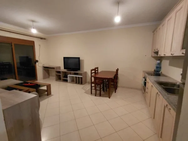 Tirane, jepet me qera apartament 2+1+Ballkon Kati 6, 90 m² 450 € (ASTIR)