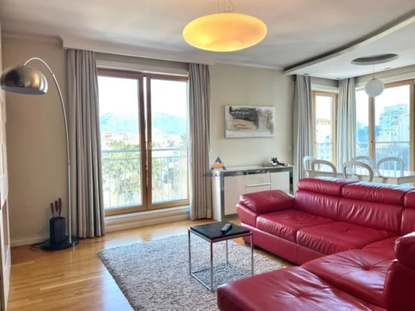 Tirane, jepet me qera apartament 2+1+Ballkon Kati 7, 126 m² 1.600 € (RRUGA PJETER BOGDANI, BLLOK)