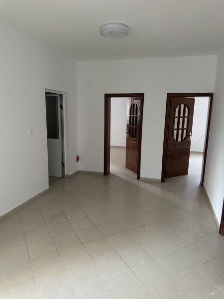 Tirane, jepet me qera apartament 3+1+Ballkon Kati 1, 110 m² 400 € (5 MAJI)