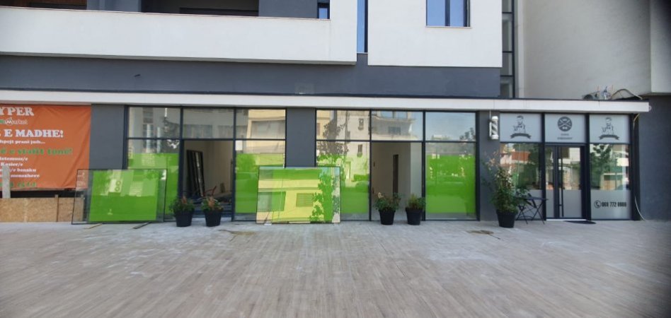 Tirane, jepet me qera ambjent biznesi Kati 0, 220 m² 4.200 € (ALI DEMI)