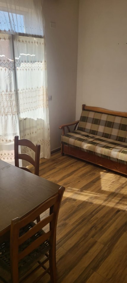 Tirane, jepet me qera apartament 1+1 Kati 2, 310 € 