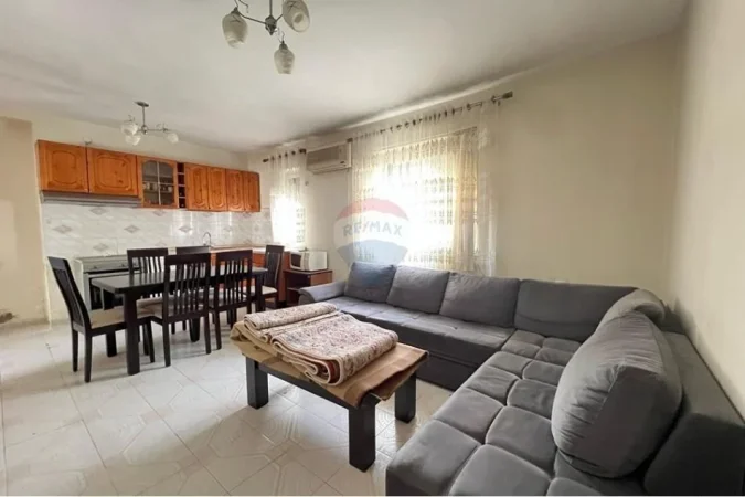 Tirane, shitet apartament 2+1+Ballkon , 82 m² 130.000 € 