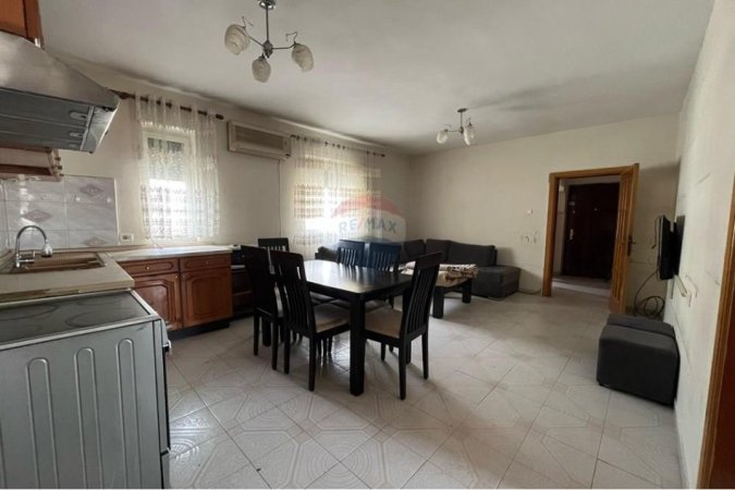 Tirane, shitet apartament 2+1+Ballkon , 82 m² 130.000 € 