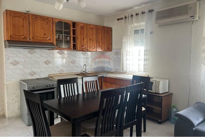 Tirane, shitet apartament 2+1+Ballkon , 82 m² 130.000 € 