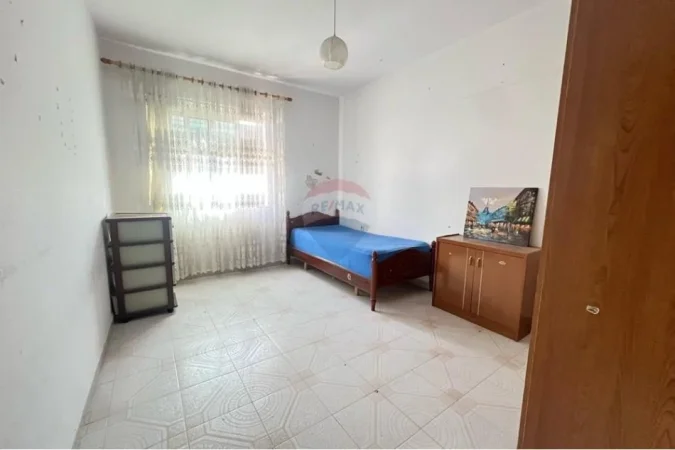 Tirane, shitet apartament 2+1+Ballkon , 82 m² 130.000 € 