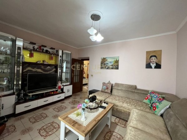 Tirane, shitet apartament 3+1+Aneks+Ballkon Kati 3, 118 m² 175.000 € (Brryli)