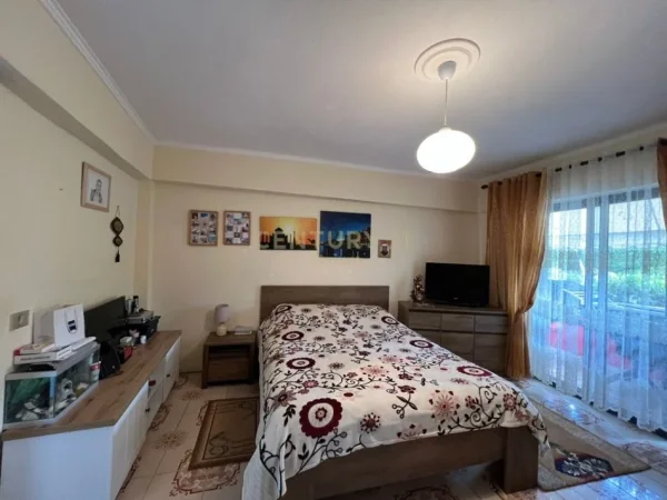 Tirane, shitet apartament 3+1+Aneks+Ballkon Kati 3, 118 m² 175.000 € (Brryli)