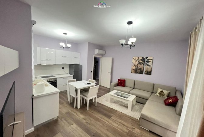 Tirane, jepet me qera apartament 1+1 Kati 1, 76 m² 600 € (prane Hotel Radisoni)