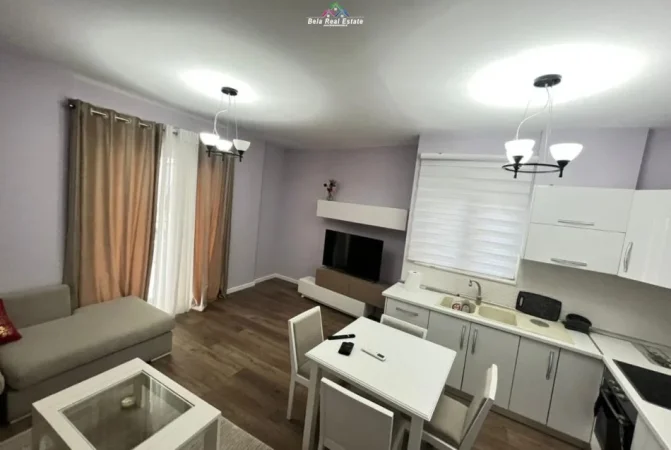 Tirane, jepet me qera apartament 1+1 Kati 1, 76 m² 600 € (prane Hotel Radisoni)