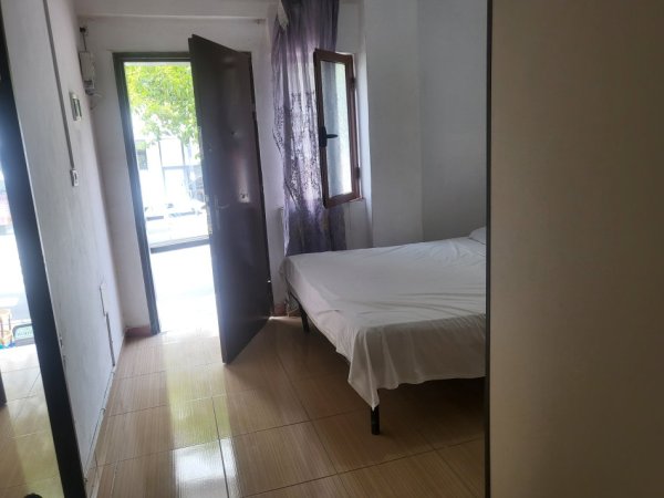 Tirane, jepet me qera apartament 1+1 Kati 1, 55 m² 250 € (Rruga Muhamed Deliu Fresku)