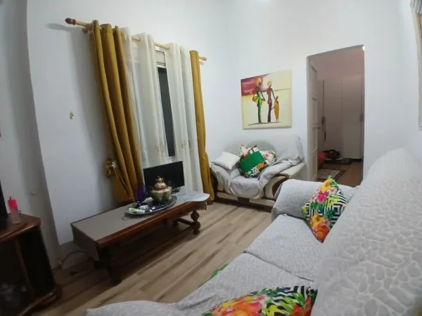 Tirane, jepet me qera apartament 1+1 Kati 1, 80 m² 450 € (rruga mine peza)
