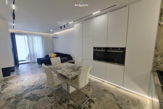 Tirane, jepet me qera apartament 1+1 Kati 4, 800 m² 1.200 € (Kompleksi Met Invest)