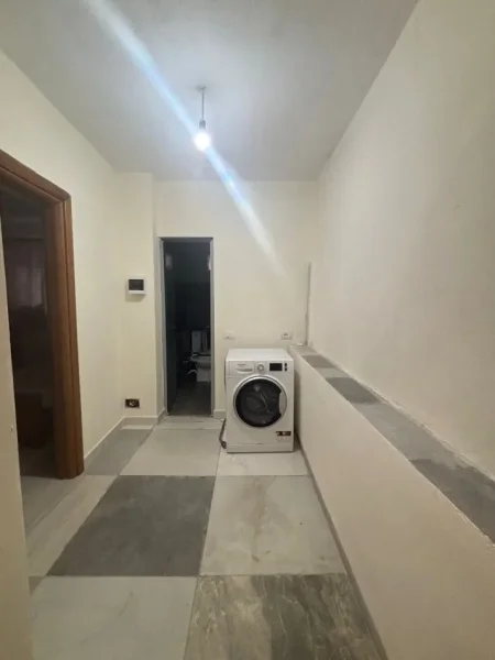 Tirane, jepet me qera apartament 1+1 Kati 1, 72 m² 380 € (selite)