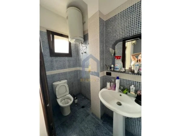 Tirane, jap me qera apartament 2+1+Ballkon Kati 2, 115 m² 700 € (Selite Universiteti Barleti)