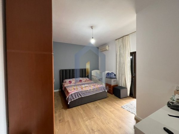Tirane, jap me qera apartament 2+1+Ballkon Kati 2, 115 m² 700 € (Selite Universiteti Barleti)
