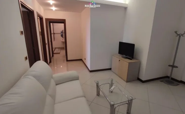 Tirane, jepet me qera apartament 1+1 Kati 2, 75 m² 450 € (prane Kopshtit Lala)