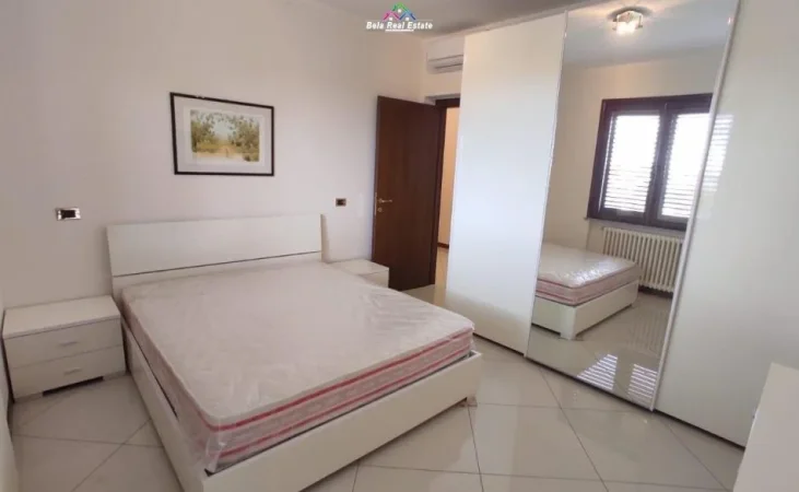 Tirane, jepet me qera apartament 1+1 Kati 2, 75 m² 450 € (prane Kopshtit Lala)