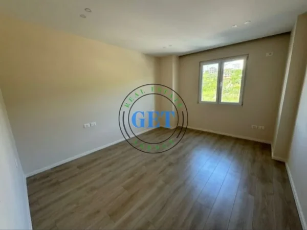 Durres, shitet apartament 1+1+Verande, Kati 3, 51 m² 95.000 € (Shkembi i Kavajes)