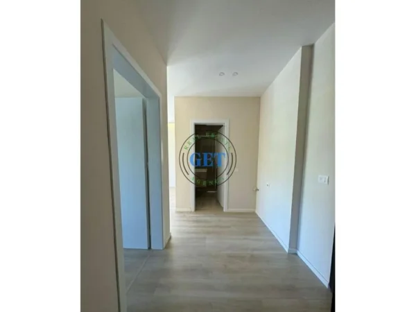 Durres, shitet apartament 1+1+Verande, Kati 3, 51 m² 95.000 € (Shkembi i Kavajes)