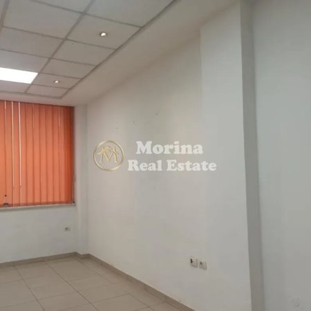 Tirane, jepet me qera ambjent biznesi Kati 1, 28 m² 300 € (Rruga e Dibres, Kompleksi Halili)