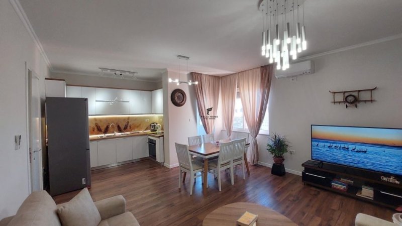 Tirane, jepet me qera apartament 2+1 Kati 6, 88 m² 700 € (SELITE)