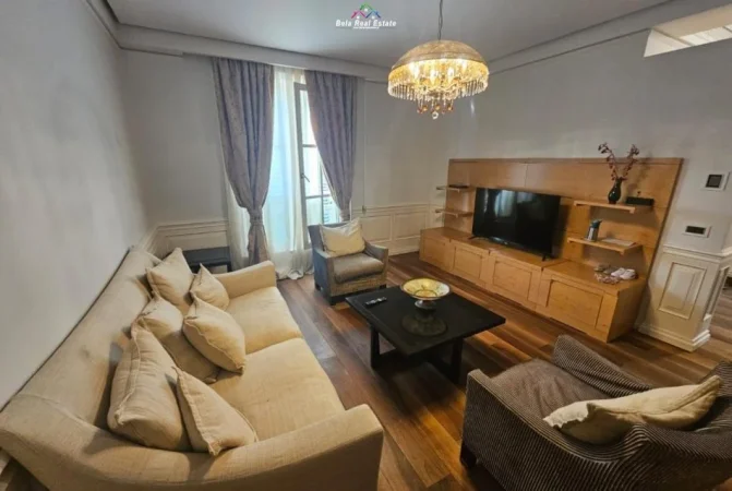 Tirane, jepet me qera apartament 1+1 Kati 2, 75 m² 600 € (prane Shkolles se Kuqe)