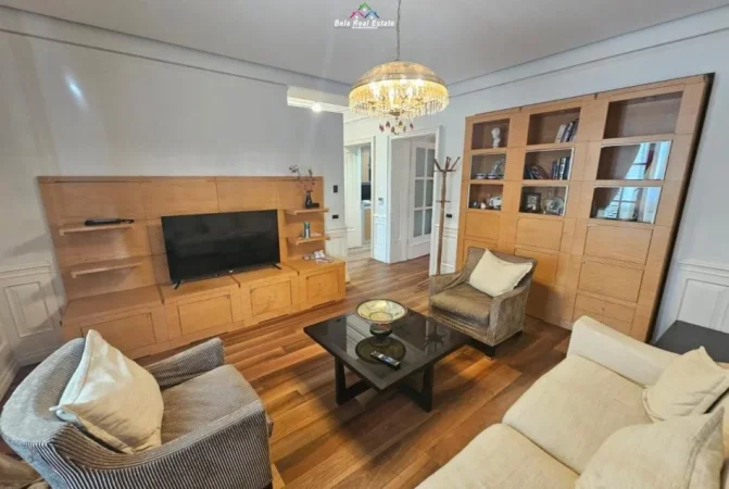 Tirane, jepet me qera apartament 1+1 Kati 2, 75 m² 600 € (prane Shkolles se Kuqe)