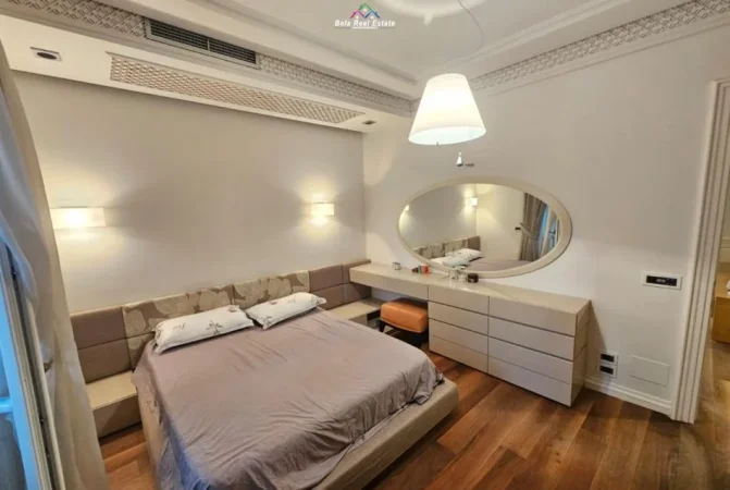 Tirane, jepet me qera apartament 1+1 Kati 2, 75 m² 600 € (prane Shkolles se Kuqe)