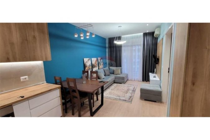 Tirane, jepet me qera apartament 1+1+Ballkon Kati 8, 64 m² 550 € 