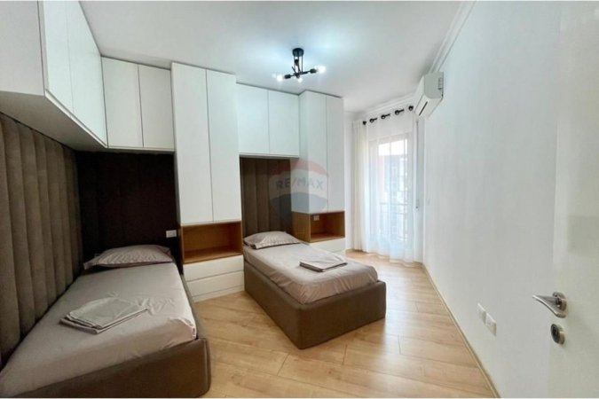 Tirane, jepet me qera apartament 2+1+Ballkon , 96 m² 1.200 € 