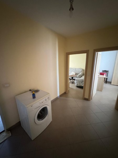 Tirane, jepet me qera apartament 3+1 Kati 5, 82 m² 350 € (Xhamllik)