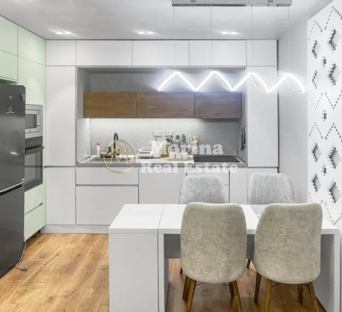 Tirane, jepet me qera apartament 1+1+Ballkon Kati 2, 71 m² 1.100 € (Rruga Perlat Rexhepi, Blloku)