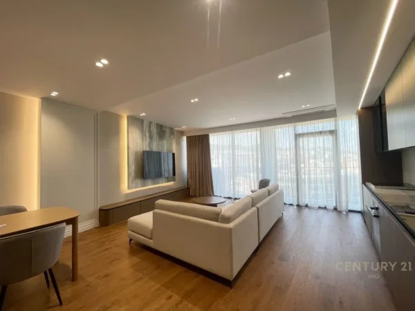 Tirane, jepet me qera apartament 2+1 Kati 8, 130 m² 2.000 € 