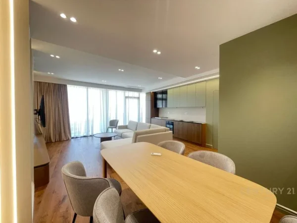 Tirane, jepet me qera apartament 2+1 Kati 8, 130 m² 2.000 € 