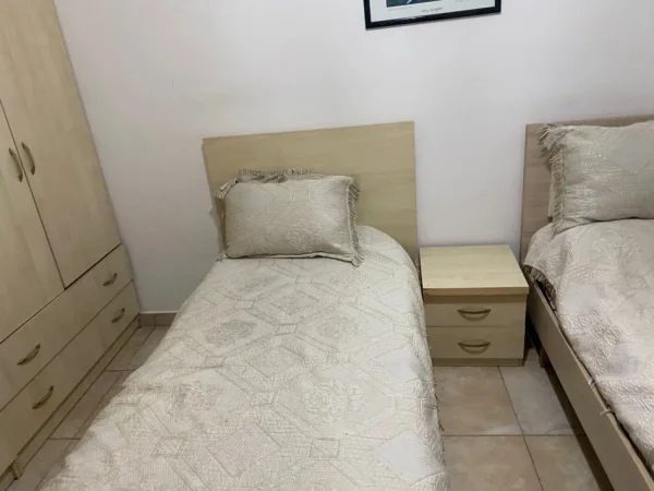 Tirane, jepet me qera apartament 1+1 Kati 2, 60 m² 400 € (Yzberisht)
