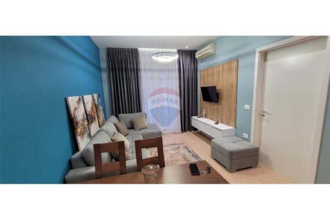 Tirane, jepet me qera apartament 1+1+Ballkon Kati 9, 70 m² 550 € (Kompleksi Kontakt)